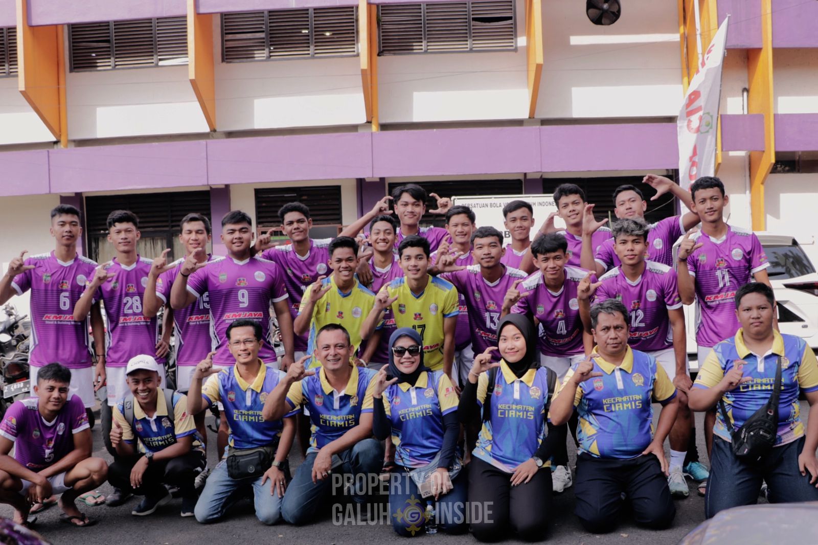 TEAM BOLA VOLI PUTRA DAN PUTRI...