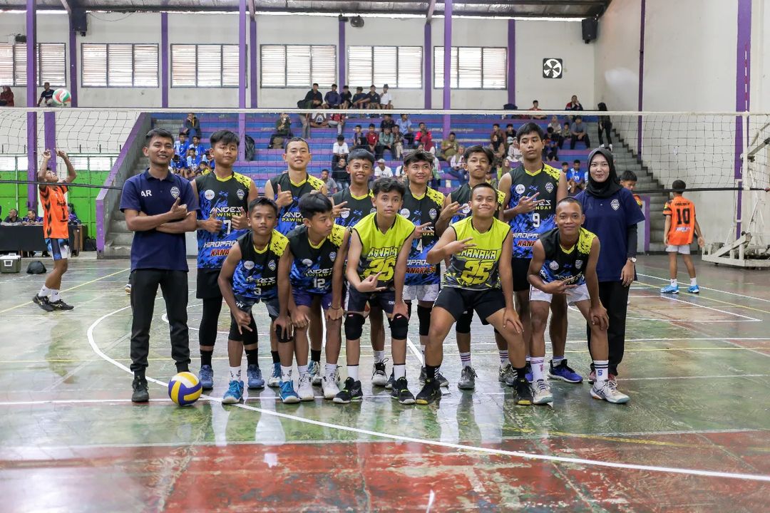 BARU GENAP 1 TAHUN MENJADI CLU...